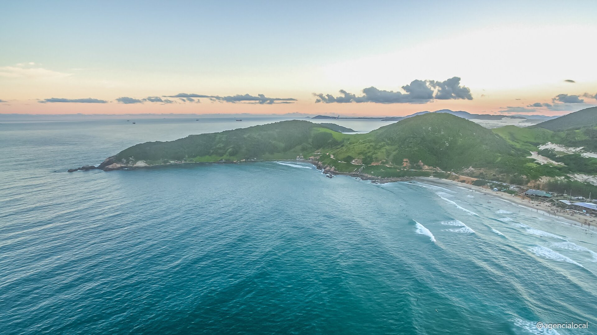 Hospedar na Praia do Rosa SC — casas de luxo disponíveis