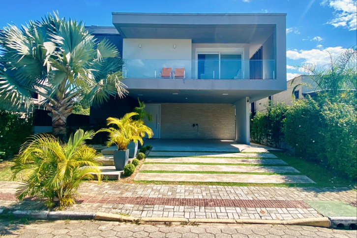 Casa de Luxo na Praia do Rosa — Casa de Luxo para Alugar na Praia do Rosa SC